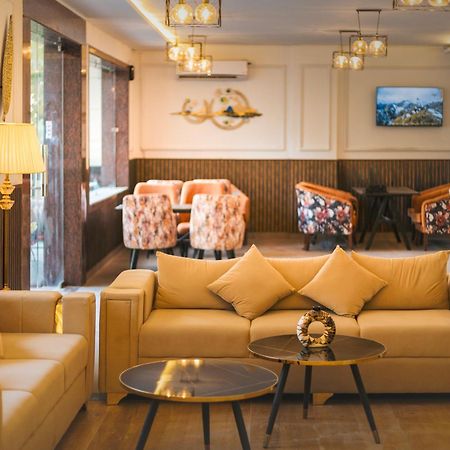 Stone Wood Hotel, Ришикеш Экстерьер фото