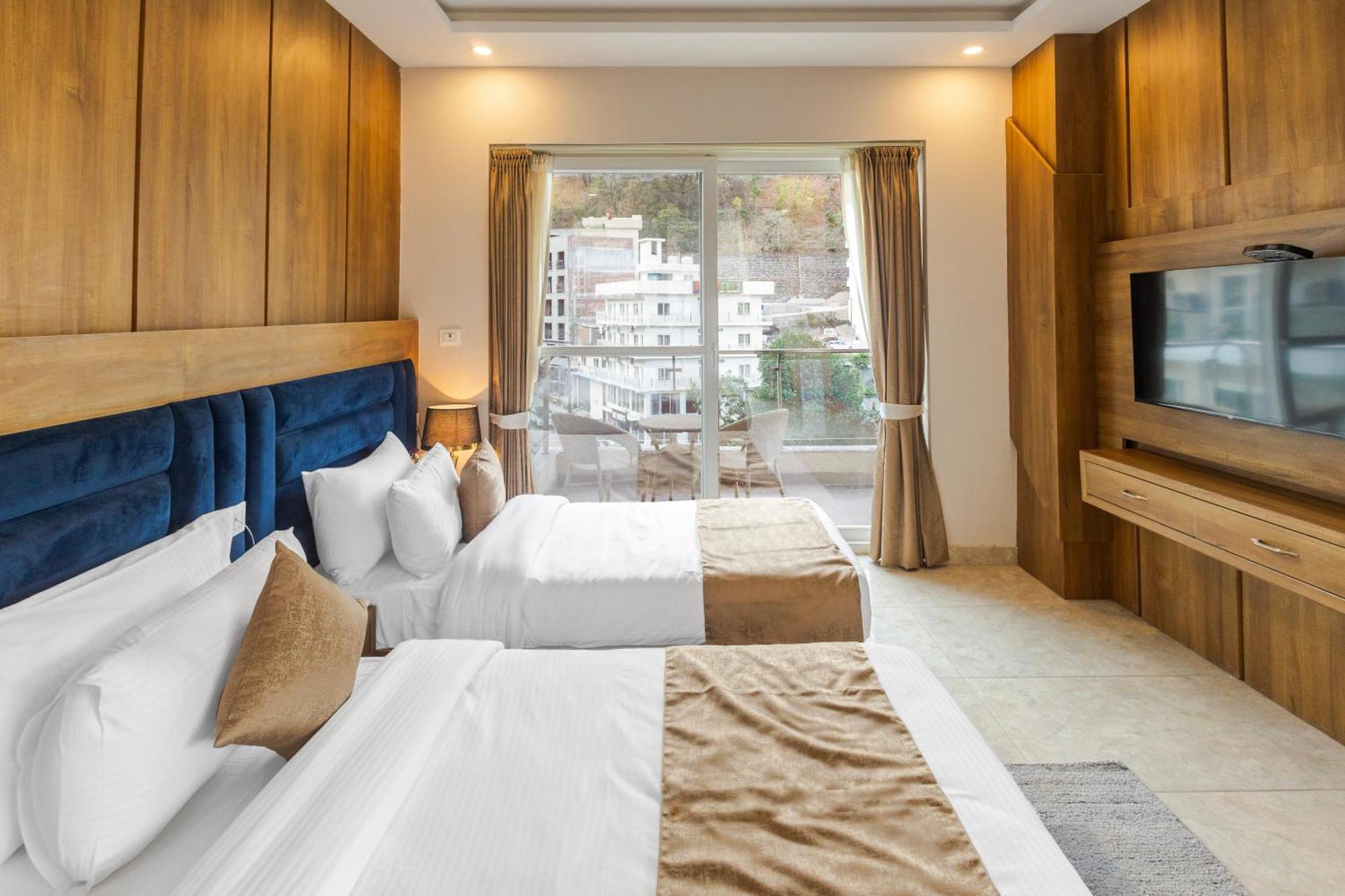 Stone Wood Hotel, Ришикеш Экстерьер фото