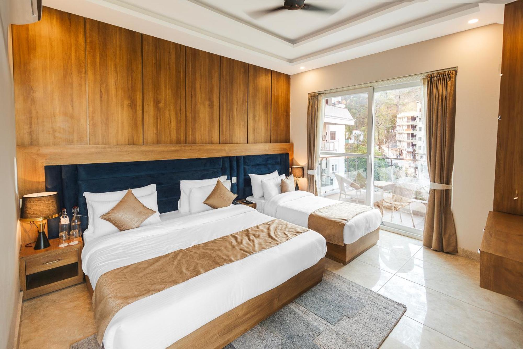 Stone Wood Hotel, Ришикеш Экстерьер фото