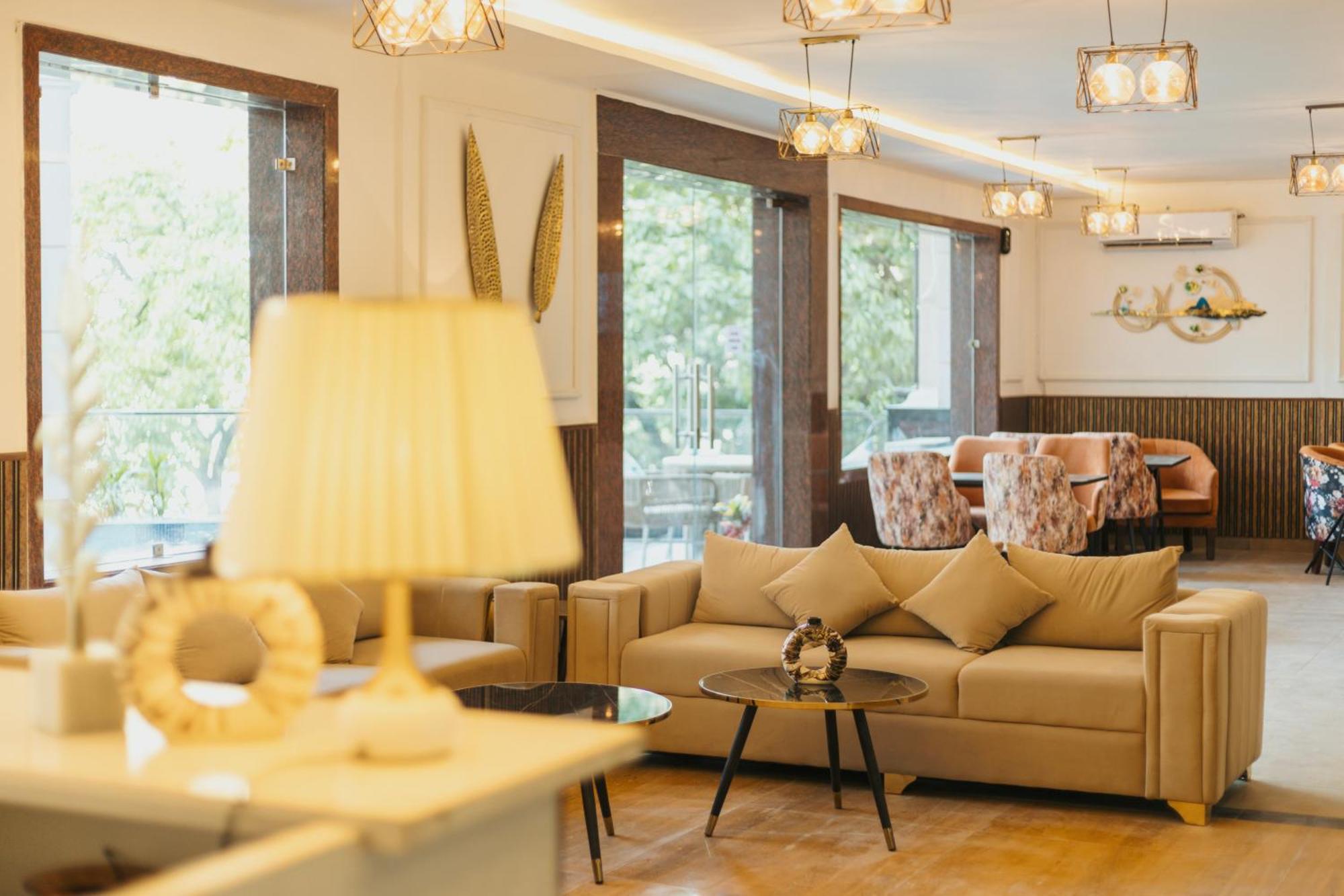 Stone Wood Hotel, Ришикеш Экстерьер фото