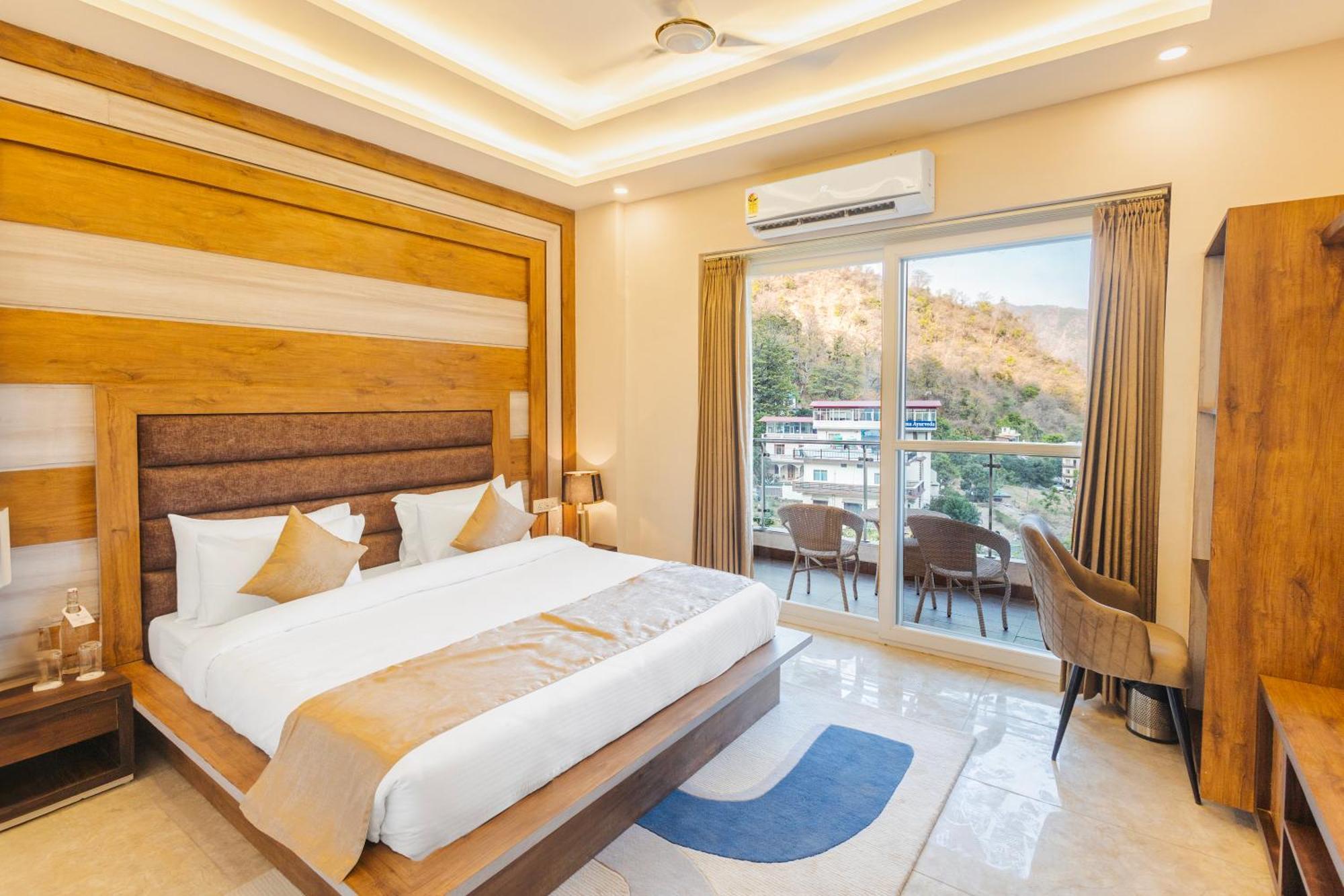 Stone Wood Hotel, Ришикеш Экстерьер фото