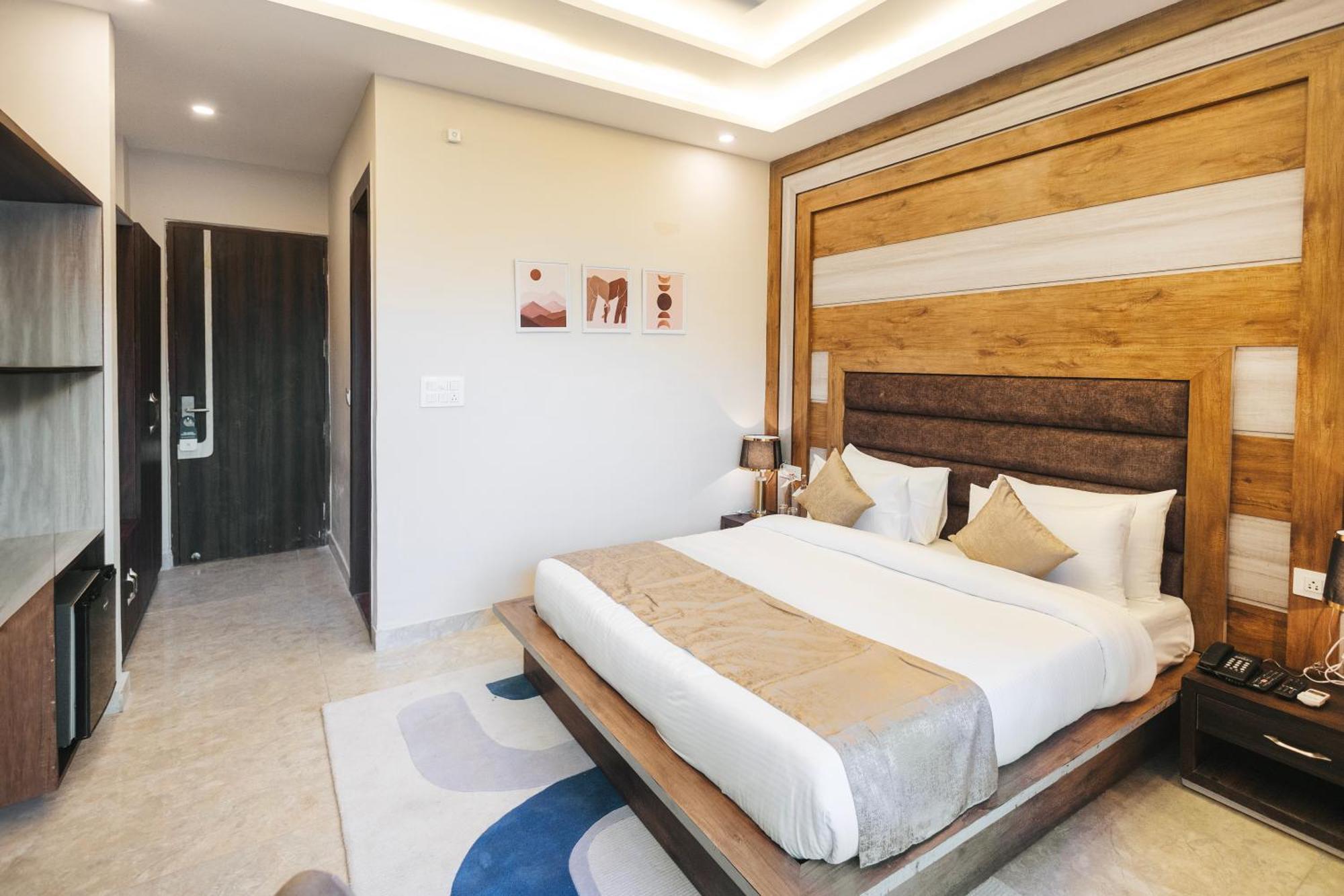 Stone Wood Hotel, Ришикеш Экстерьер фото